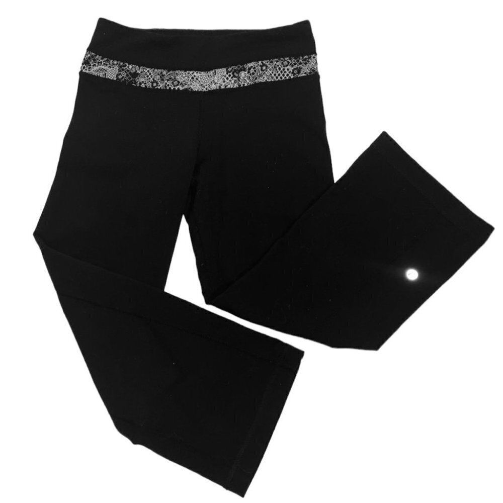 lululemon Athletica Crop Black Groove Pant Reversible Size S